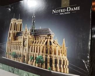 LEGO Architecture Notre-Dame de Paris Replica
