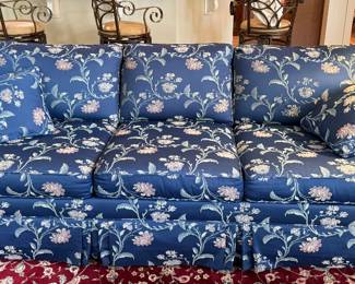 Floral 3-cushion sofa