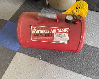 Portable air tank