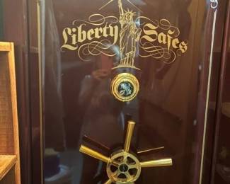 Liberty limited edition Safe. 1,000 lbs. Holds 25Gun's & valuables