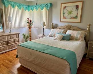 Queen solid wood Bedroom set