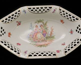 Schumann Arzberg Bavaria Courting Couple Reticulated Tray