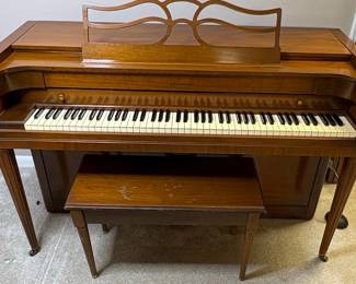 Acrosonic by Baldwin Spinet Piano with Bench