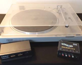 Sony PSLX2 Stereo Turntable With Phono PreAmp And Passive Audio Switcher