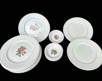 Vintage Wedgwood Moss Rose Edme Ribbed Dinnerware 21Piece Collection