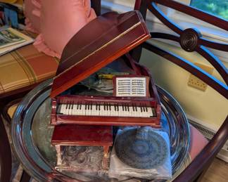 Mr. Christmas Piano Symphonique Grand Piano Disc Player