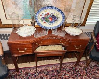 Bowfront Vanity Desk