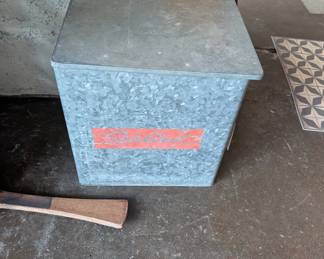 Sealtest Galvanized Insulated Porch Box