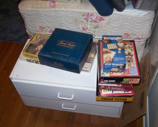 GAMES & STORAGE CHEST