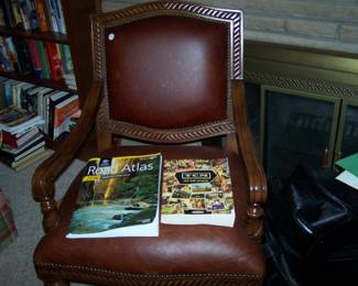 LEATHER CHAIE & BOOKS