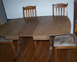 DINING TABLE & CHAIRS
