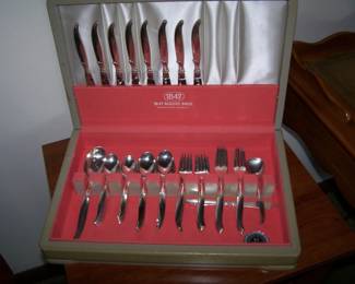 "FLAIR" FLATWARE SET