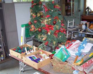 HOLIDAY ITEMS