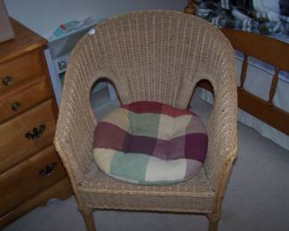 WICKER CHAIR