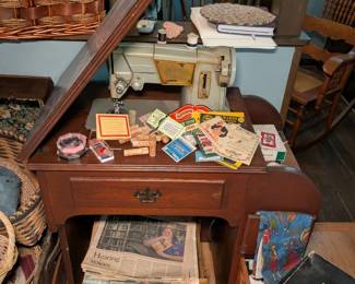 Sewing Machine w/ Cabinet
