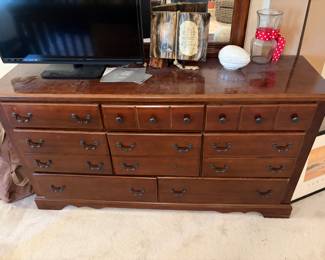 Dresser