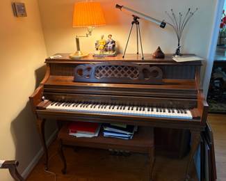 Kimball upright/spinet piano
