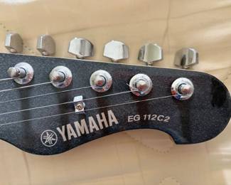 Guitar Yamaha EB 112c2 Plus Amp and ase