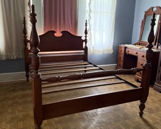 vintage bed, full or queen, need to measure