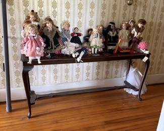 dolls and sofa table
