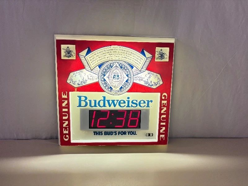 Vintage 1983 WORKING Light Up Budweiser Clock