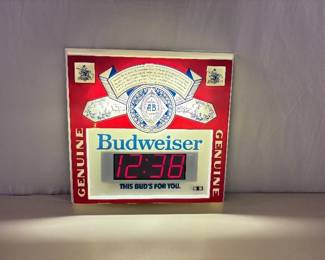 Vintage 1983 WORKING Light Up Budweiser Clock
