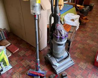 Dyson Cyclone V10 Animal DC17 Vacuums