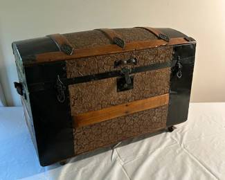 Antique Steamer Trunk Chest