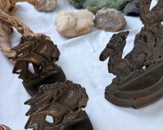 Camel iron bookeneds