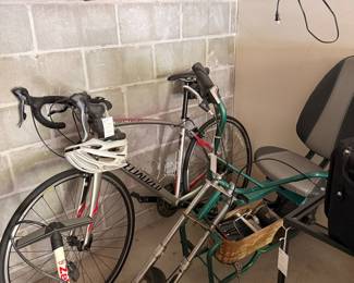 Specialized Secteur Road Bike with Helmet and Pump