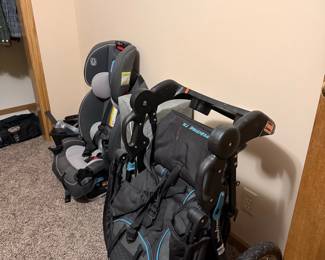 Baby Trend Expedition Jogging Stroller and Graco Infant Car Seat