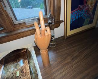 Middle finger figure statue