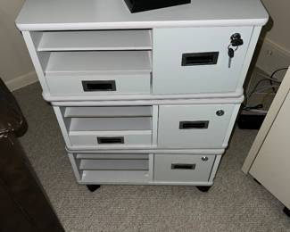 White 3 drawer vintage filing cabinet