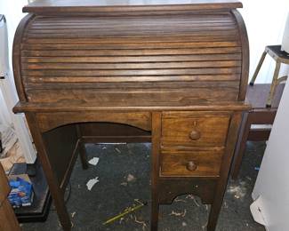 VINTAGE SOLID WOOD ROLL TOP DESK β CLASSIC STYLE