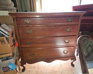 Vintage Chippendale 4-Drawer Bachelor's Chest β Ball & Claw Feet