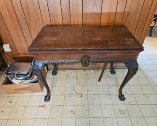 Vintage Mahogany Chippendale Expansion Dining Table - Ball & Claw Feet