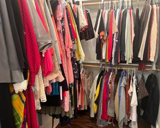 Women’s apparel (M)