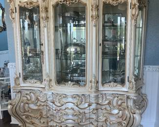 Cream/gold china cabinet 