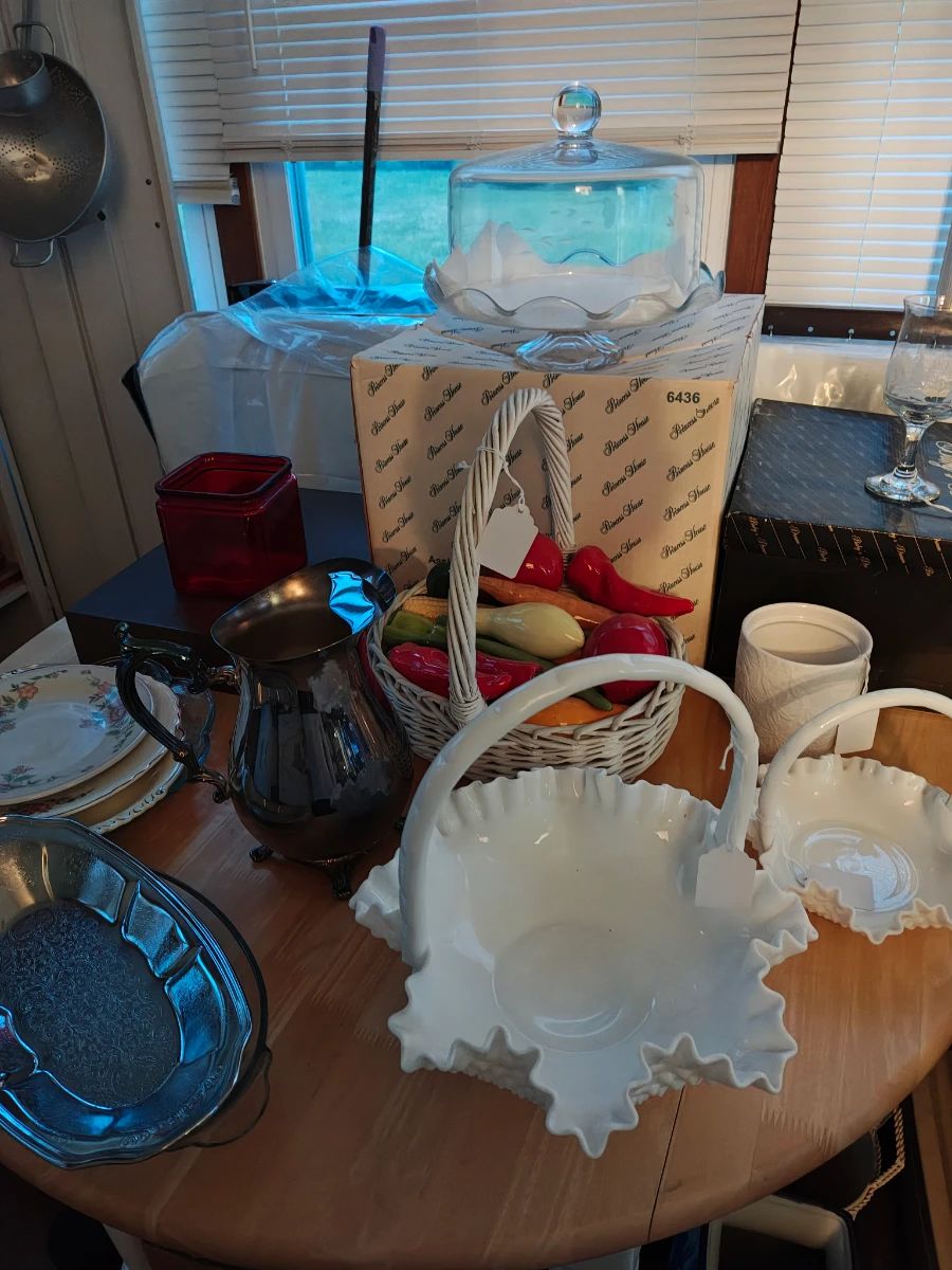 Milk Glass, Princess House collectables