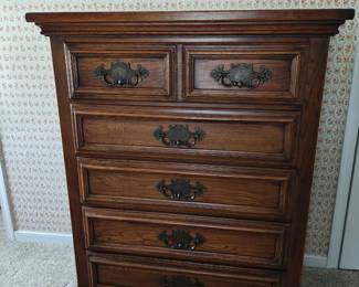 Vintage Link Taylor solid wood 5 drawer chest, part of a bedroom set