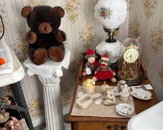 Misc vintage knick knacks, solid wood Ethan Allen end table/nightstand, huricane lamp