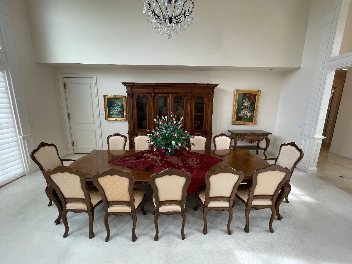 Karges Dining Set (Table, 12 chairs)