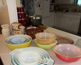 Pyrex Bowls and Casseroles Dishes