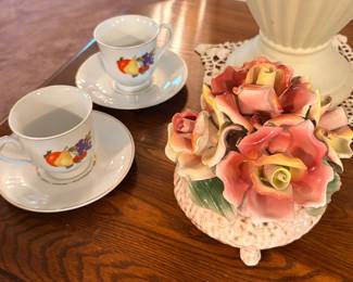 tea cups and saucers, Capodimonte floral 