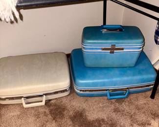 Samsonite Luggage suitcases