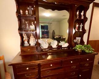 Ethan Allen Dresser with Mirror