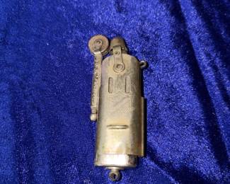 World War II battlefield lighter or trench lighter