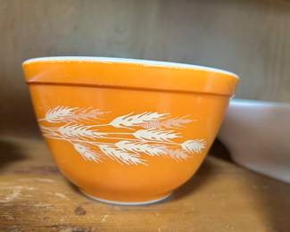 Small Pyrex Bowl: Wheat Pattern