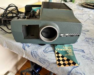 Vintage Sawyers Grand Prix 570 Slide Projector (no wheel)