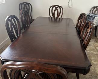 Dining room table